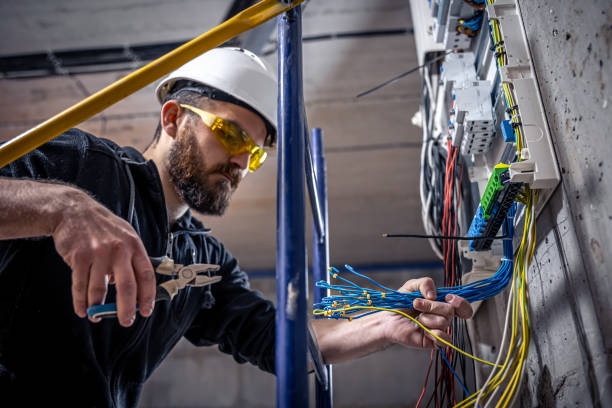 Best Licensed Electrician  in Lakeview, OR